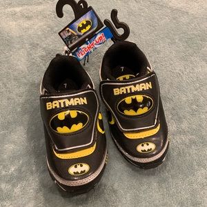 NWT Boys Batman light-up sneakers